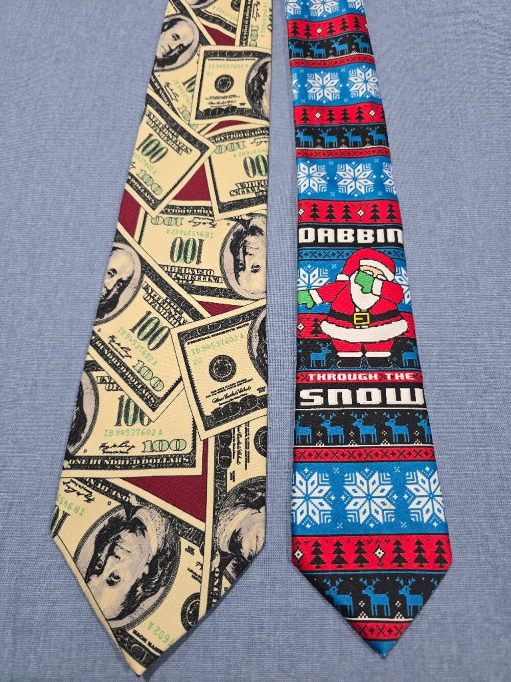 Novelty ties - Dabbin' Santa & Money Tie